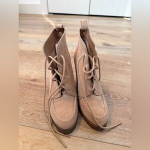 Michael Kors Women’s Beige Lace-Up Wedge Boots